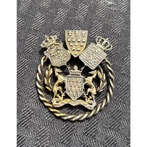 REINAD Golden Lion Crest Badge Pin Brooch Bretagne Vintage
